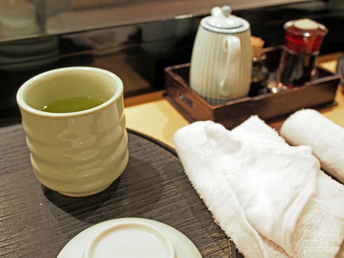 Napój z japońskiej zielonej herbaty matcha