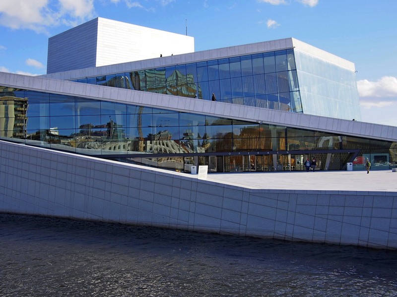 Kra lodowa na Oslofjordzie czyli Operahuset