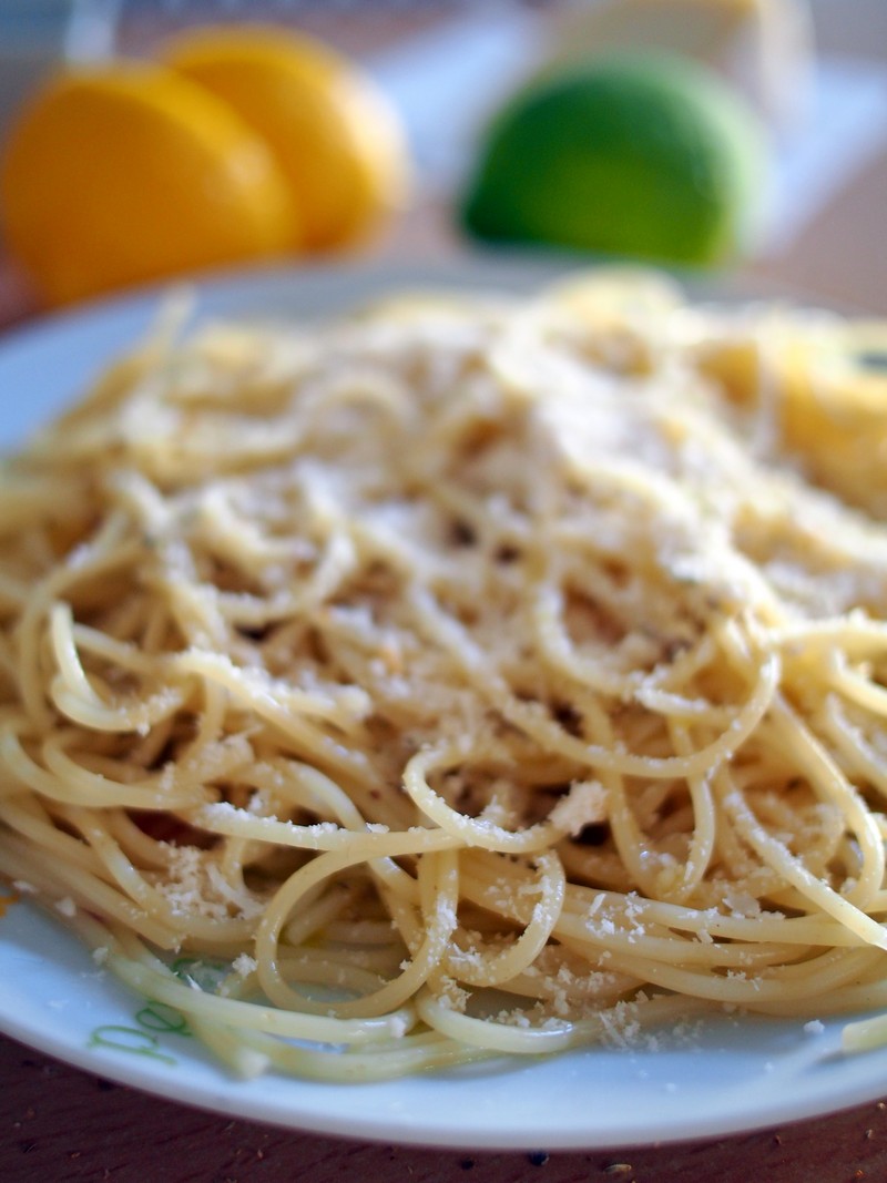 Spaghetti z cytryną i parmezanem