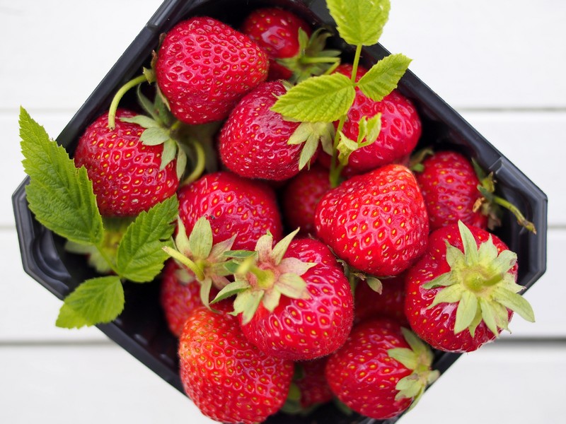 Riskrem med jordbærsaus